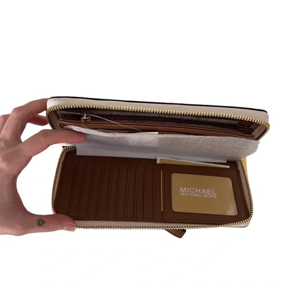 Michael Kors Large Logo Continental Wallet in Vanilla - Picture 3 of 8